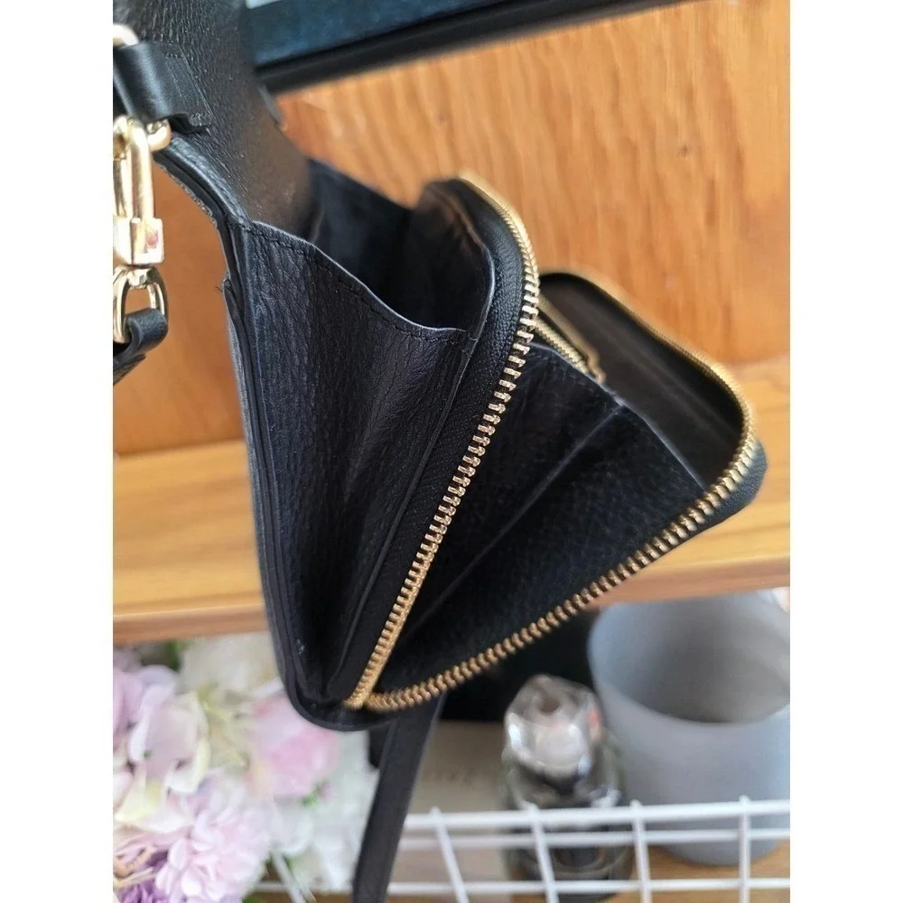 Tory Burch Thea Crossbody Wallet Bag Black Pebbled Leather Gold Hardware